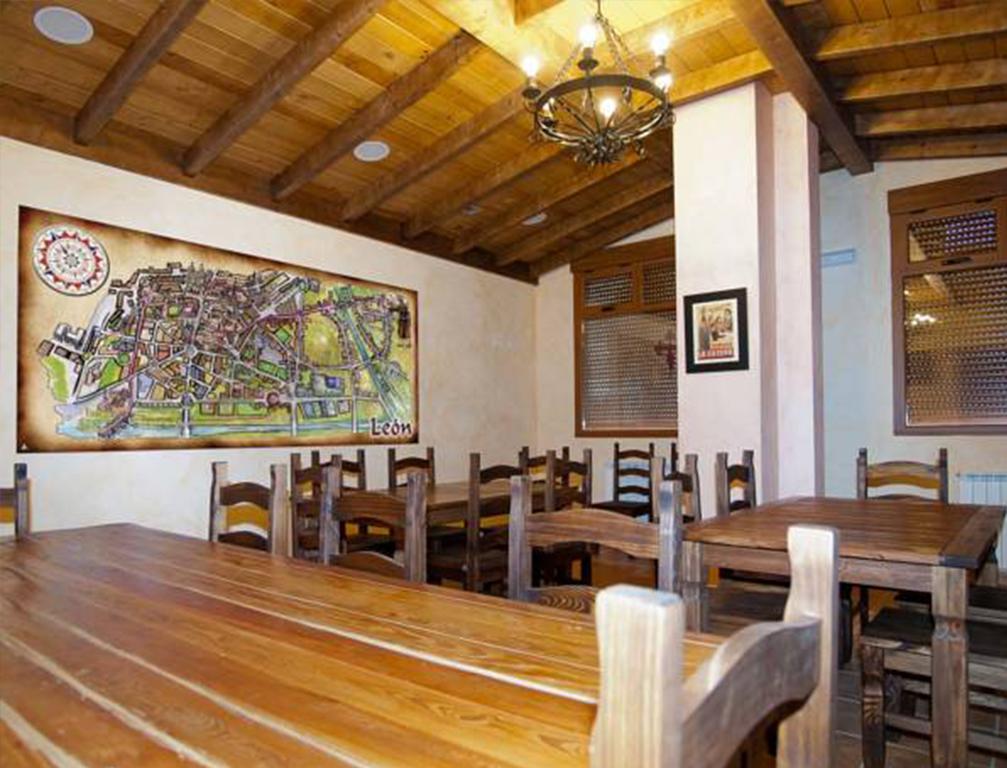 Albergue Santo Tomas De Canterbury León Eksteriør bilde