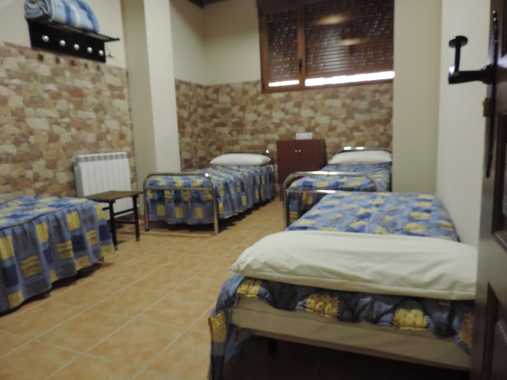 Albergue Santo Tomas De Canterbury León Eksteriør bilde