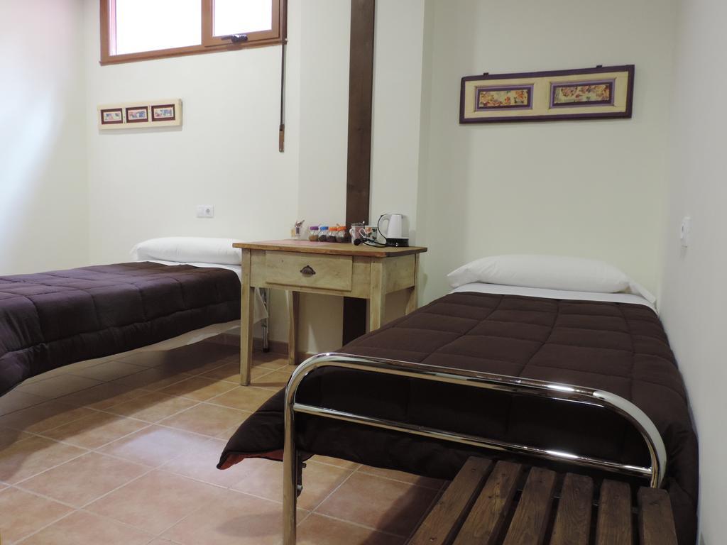 Albergue Santo Tomas De Canterbury León Eksteriør bilde