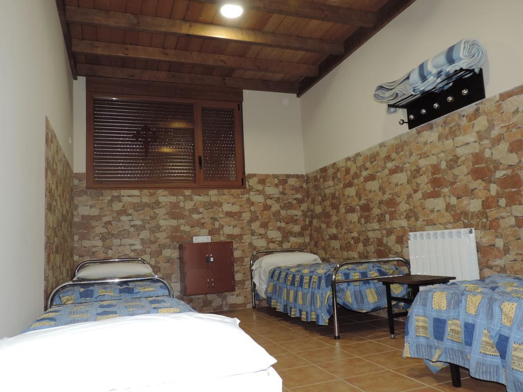 Albergue Santo Tomas De Canterbury León Eksteriør bilde