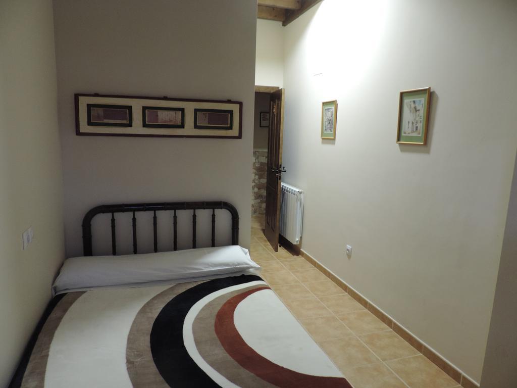 Albergue Santo Tomas De Canterbury León Eksteriør bilde