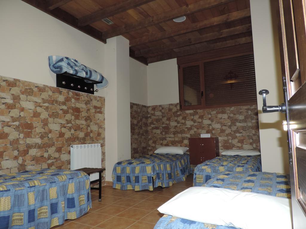 Albergue Santo Tomas De Canterbury León Eksteriør bilde