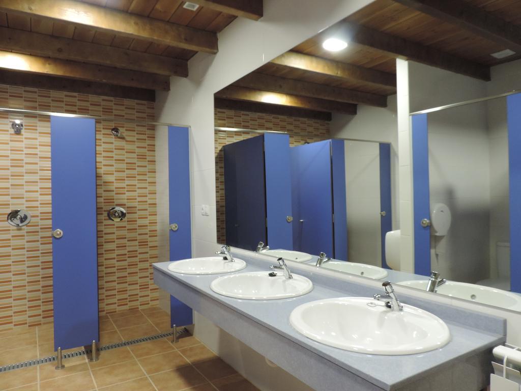 Albergue Santo Tomas De Canterbury León Eksteriør bilde